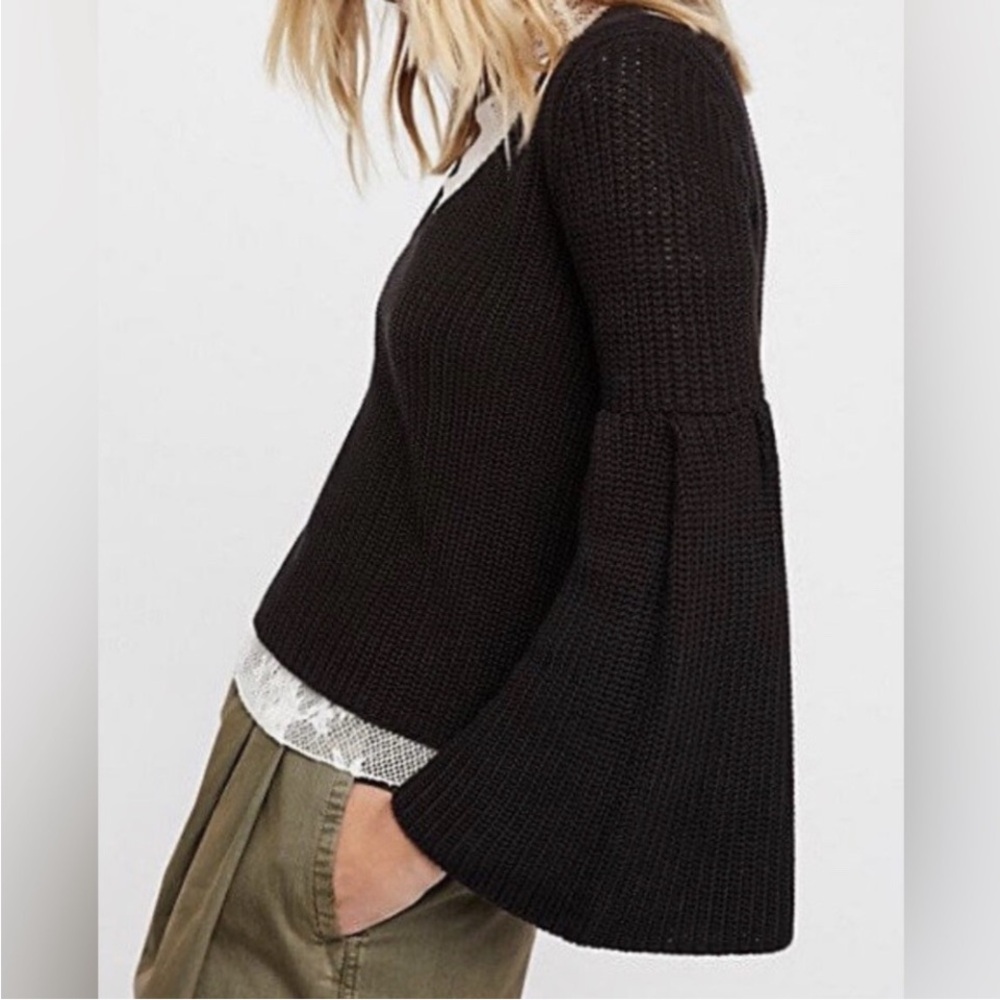 🖤FREE PEOPLE🖤DAMSEL CABEL KNIT BELL SLEEVE SWEATER🖤